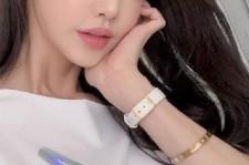 甘孜全国在线兼职女伴游联系人(富婆中介2717281818)