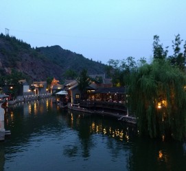 甘孜古北水镇攻略(古北水镇温泉攻略)