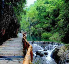 甘孜周边旅游(周边旅游景区哪里好玩)