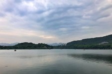 甘孜杭州自助游(杭州自助游旅游攻略)
