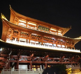 甘孜长沙旅游攻略(长沙旅游攻略景点必去长沙美食街)