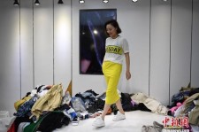 甘孜兼职模特试衣服(兼职做试衣模特好吗)