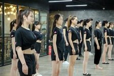 甘孜兼职模特进修班(学生怎么兼职模特)