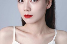 甘孜兼职模特要打点模卡吗(兼职做模特要交钱拍模卡)