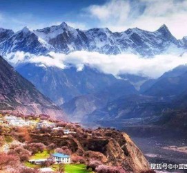 甘孜旅游地点(旅游地点与地理关系)