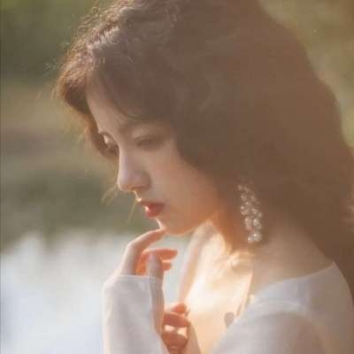 甘孜伴游女生雷花蕊的资料