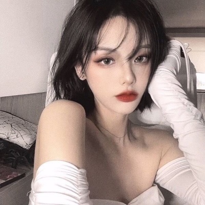甘孜伴游女生李幻极的资料