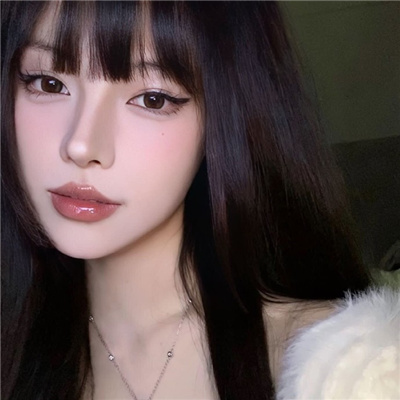 甘孜伴游女生钟晚意的资料