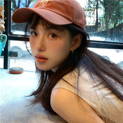 甘孜伴游女生杨梦研的资料