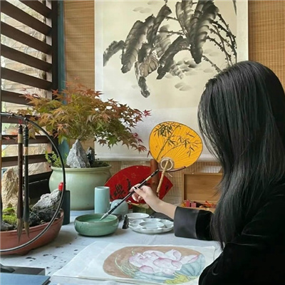 甘孜伴游女生源又菡的资料
