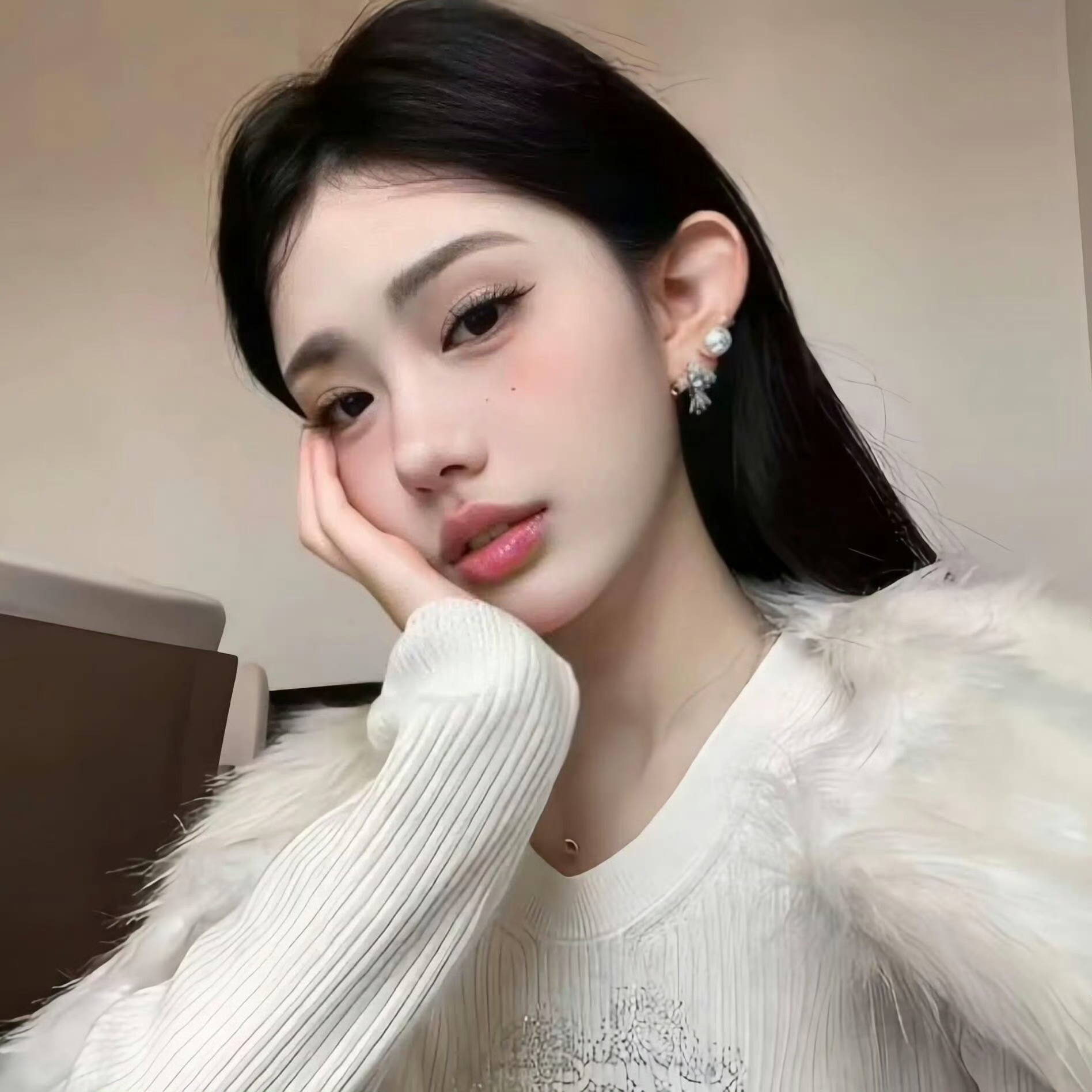甘孜伴游女生沈梦蝶的资料