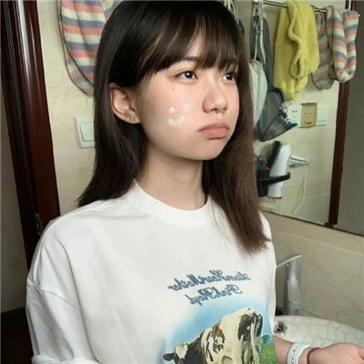 甘孜伴游女生邝易云