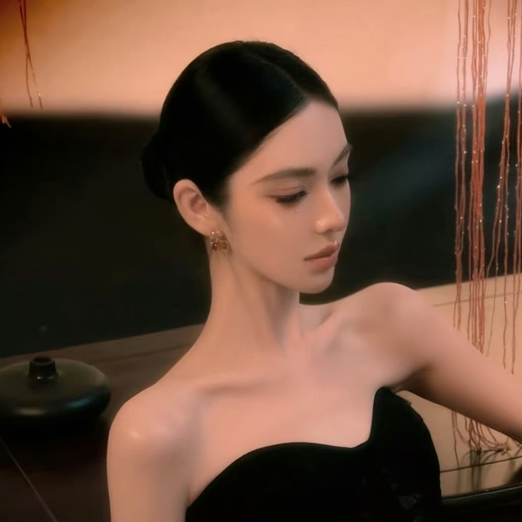 甘孜伴游女生 | Emily的资料